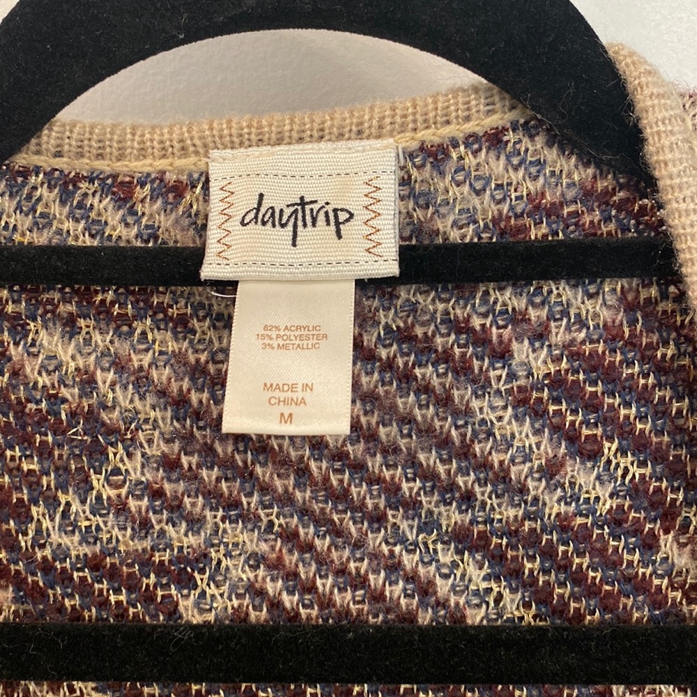 Daytrip medium sweater - Picture 3 of 3